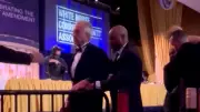Vídeo mostra retirada de Trump, Rubio e RFK Jr. após tiros em jantar