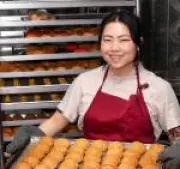 Vivianne Wakuda: Da infância em Ibiúna ao sucesso como chef confeiteira em São Paulo
