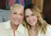 Xuxa Meneghel presenteia Ana Paula Renault, campeã do BBB 26, com look de grife