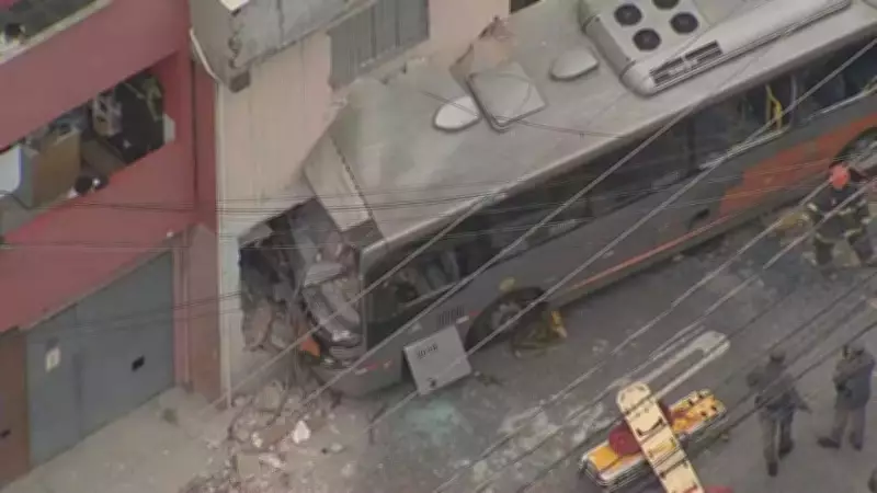 Acidente de ônibus deixa sete feridos no Jardim Jaqueline, zona oeste de SP