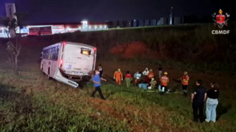 Acidente entre dois ônibus na BR-020 deixa 13 feridos no DF