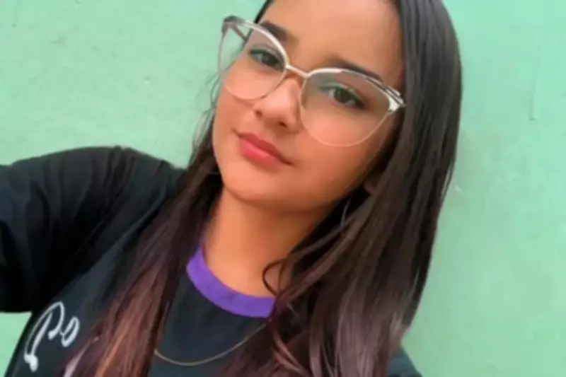Adolescente morre eletrocutada ao usar prancha de cabelo na Bahia