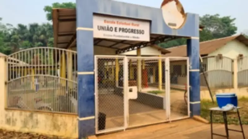Alunos atípicos sem aulas há 3 meses por falta de mediador em escola de Porto Acre