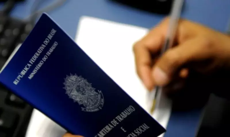 Amapá cria 818 empregos formais em março; comércio lidera com 520 vagas
