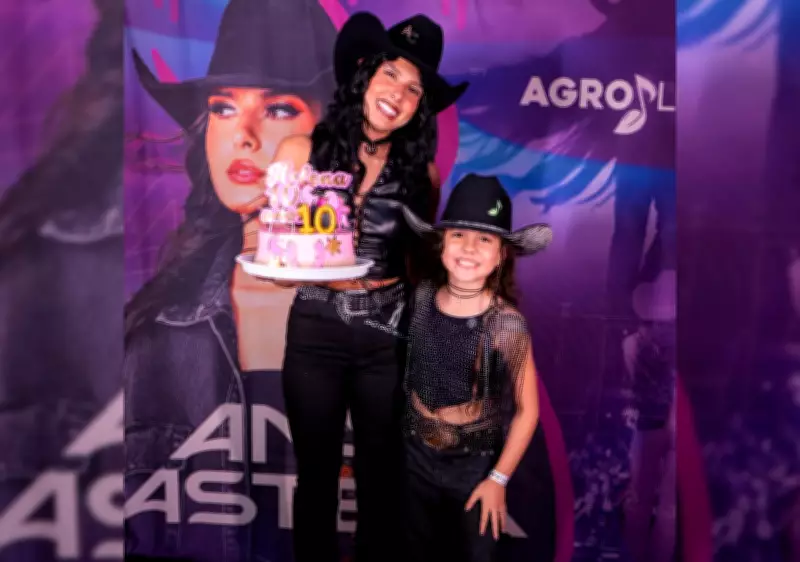 Ana Castela surpreende fã mirim com festa de aniversário no camarim em SP