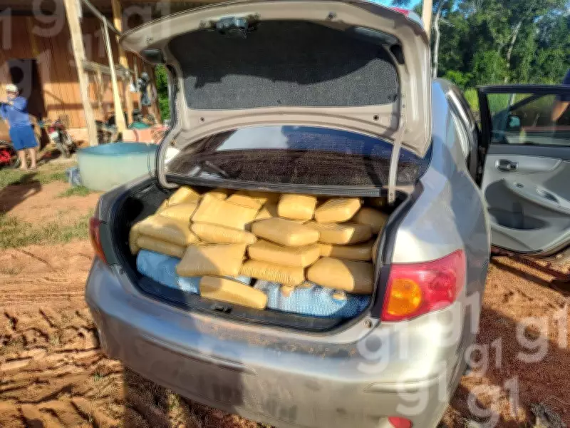 Apreensão de 200 kg de drogas em veículo no interior do Acre