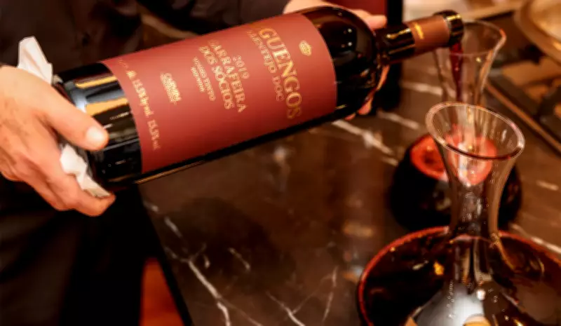 Aprenda a degustar vinhos profissionalmente em 4 passos simples