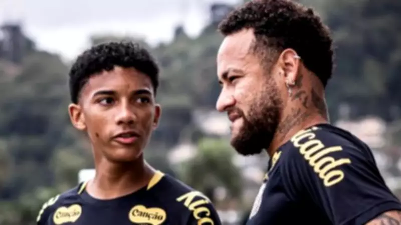 Após desentendimento com Neymar, Robinho Júnior segue integrado ao elenco do Santos