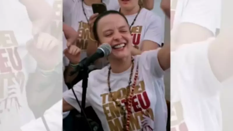 Após retiro religioso, Maiara canta em missa no interior de São Paulo