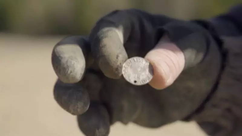Arqueólogos encontram maior tesouro viking da Noruega com 3 mil moedas de prata