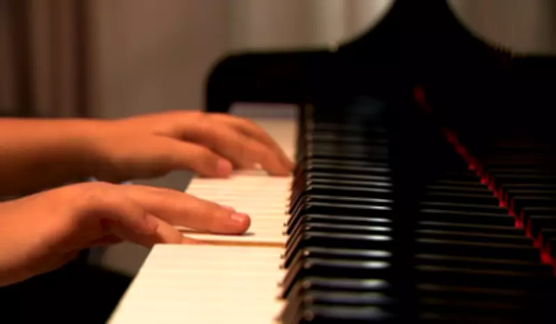 Aulas de música ajudam crianças a reduzir tempo em telas