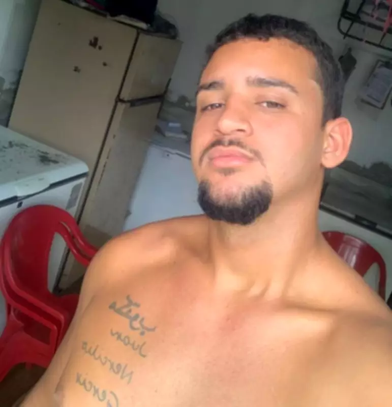 Barbeiro executado a tiros dentro de depósito de bebidas em Japeri, RJ
