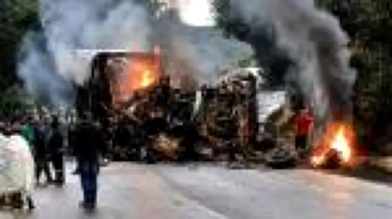 Batida frontal entre ônibus e caminhão deixa 8 mortos em MG