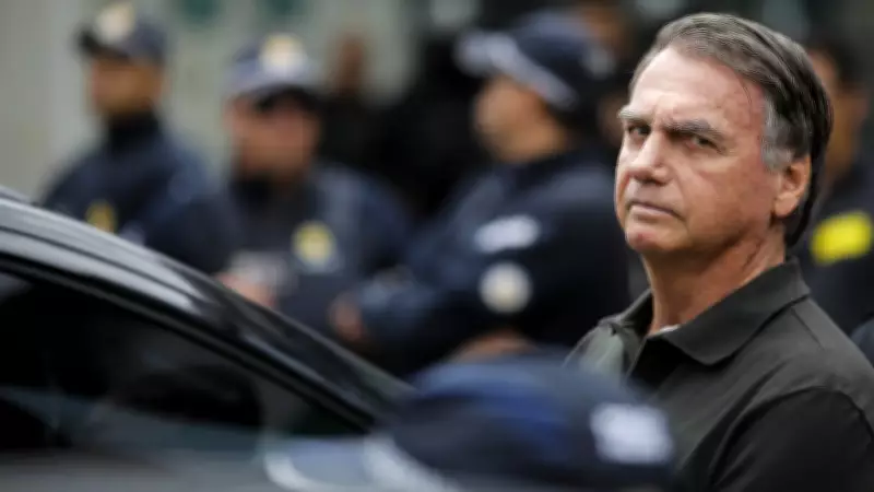 Bolsonaro evolui bem após cirurgia no ombro e segue internado