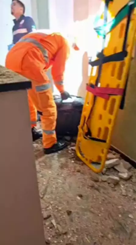 Bombeiros atuam em prédio atingido por avião em BH; veja vídeo