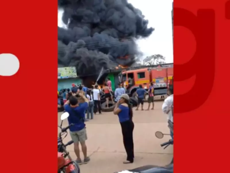 Bombeiros do Acre ajudam a combater incêndio em loja de pneus na Bolívia
