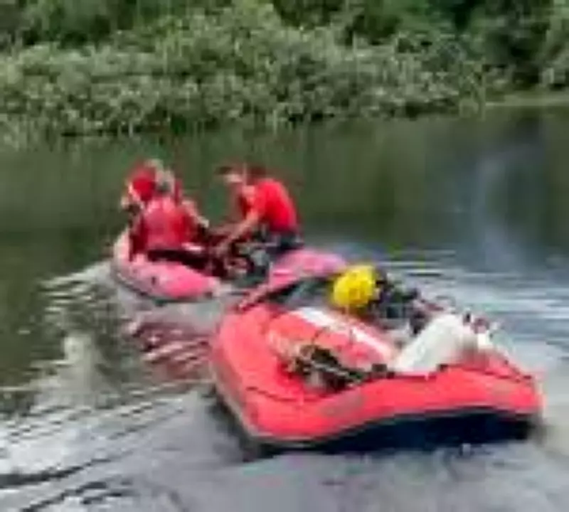 Bombeiros e Marinha buscam 3 desaparecidos no mar em Ilhabela e Bertioga