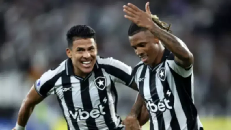 Botafogo vence Racing novamente e garante vaga no mata-mata da Sul-Americana