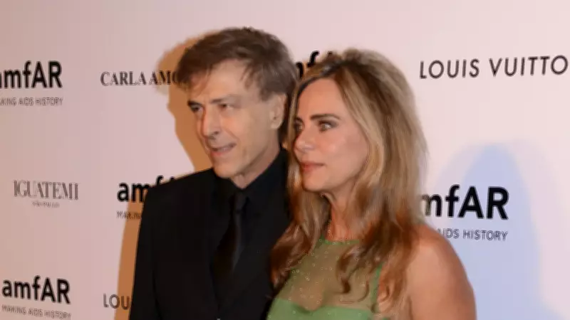 Bruna Lombardi celebra 48 anos de união com Riccelli: 'Amor incondicional'