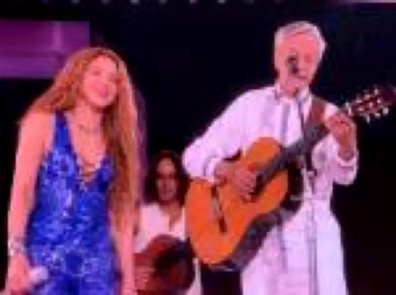 Caetano Veloso tem voz 'apagada' em participação com Shakira em Copacabana