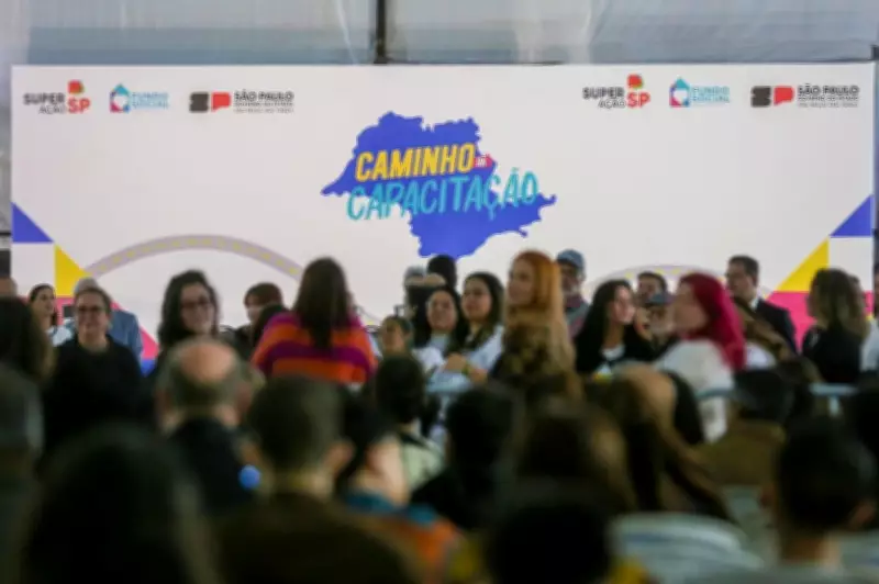 Caminhão da Capacitação oferece curso de cuidador de idosos em Registro