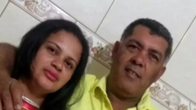 Casal morre em acidente com carreta em Pontal; filhas ficam feridas
