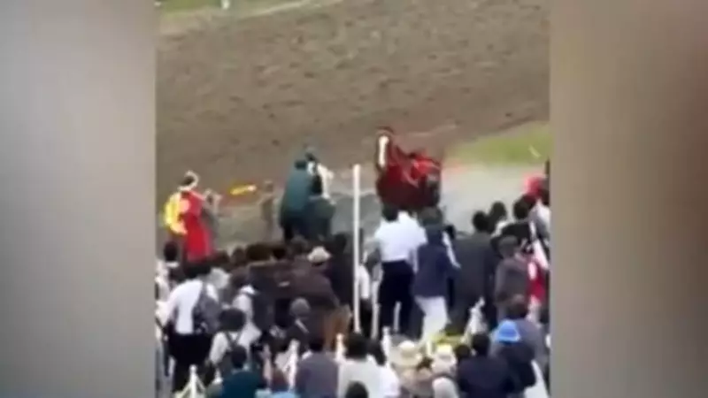 Cavalo descontrolado fere seis pessoas em festival no Japão