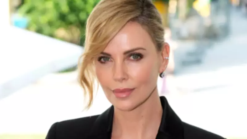Charlize Theron revela dor e desgaste físico após cenas de ação aos 50 anos