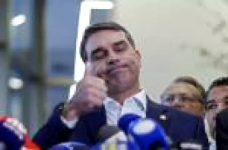 Chefe de comunicação de Flávio Bolsonaro deixa cargo; Eduardo Fischer assume