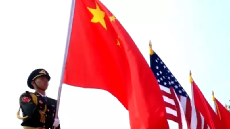 China e EUA retomam negociações para reduzir tarifas comerciais após visita de Trump