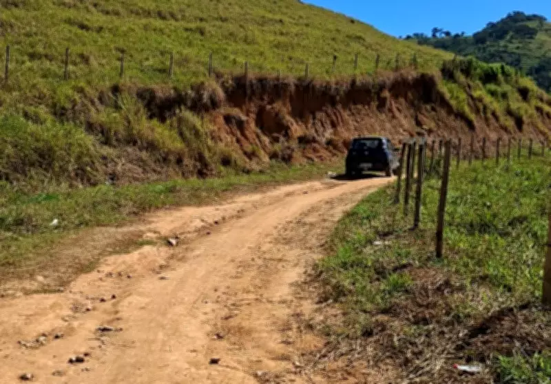 Cinco criminosos armados invadem chácara e fazem reféns em Miraí