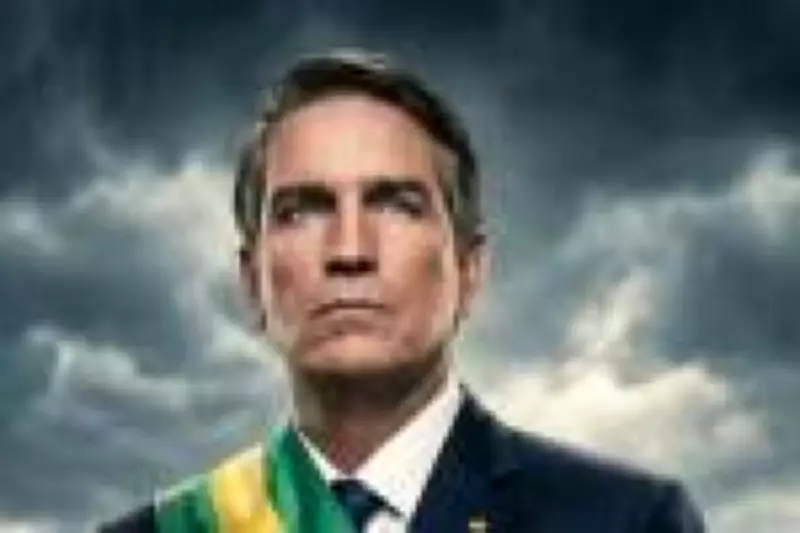 Cinebiografia 'Dark Horse' mostra encontro peculiar de Bolsonaro com médico gay