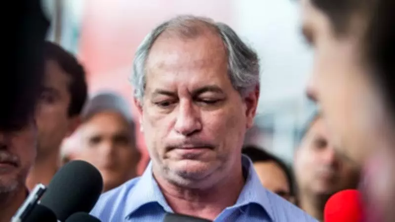 Ciro Gomes anuncia candidatura ao governo do Ceará em 2026 e descarta Presidência