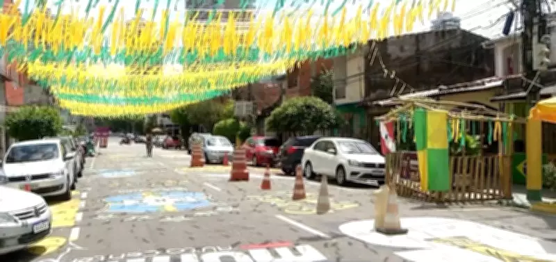 Comunidades se unem para pintar ruas em Belém na reta final da Copa