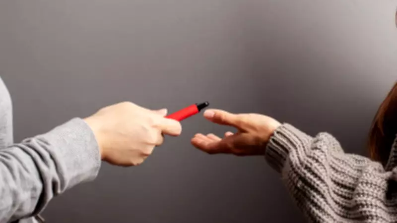 Consumo de vape entre adolescentes brasileiros dobra em 5 anos