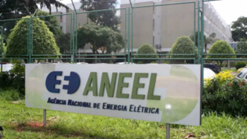 Conta de luz mais barata: Aneel devolve R$ 5,5 bi em descontos