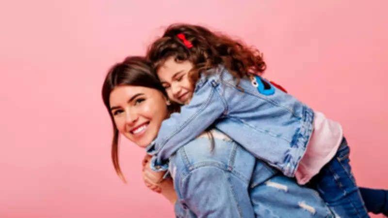 Cuidados com o cabelo: o que aprendemos com nossas mães e o que mudou
