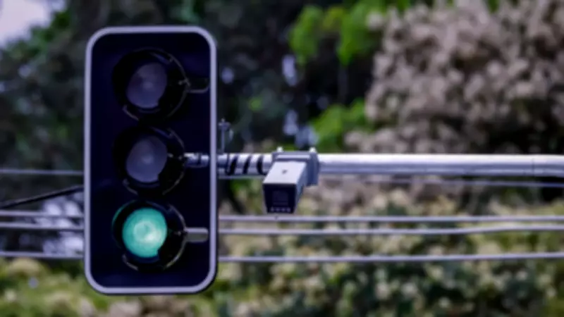 Curitiba tem quase um veículo por morador e investe em tecnologia para reduzir congestionamentos