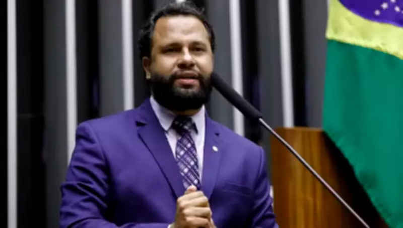 Deputado denuncia repasse de R$ 100 mi a produtora de filme de Bolsonaro