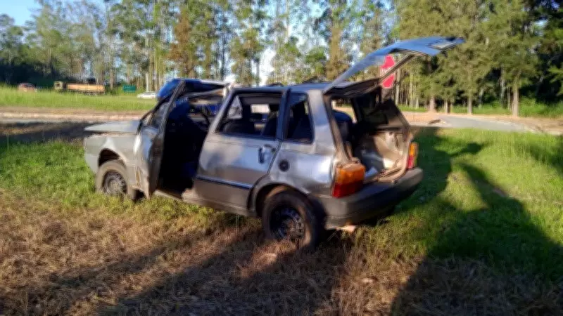 Despachante morre em capotamento na BR-040 em Carandaí, MG