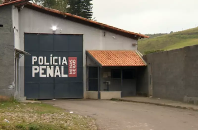 Detento é encontrado morto pendurado por corda artesanal em cela de Juiz de Fora