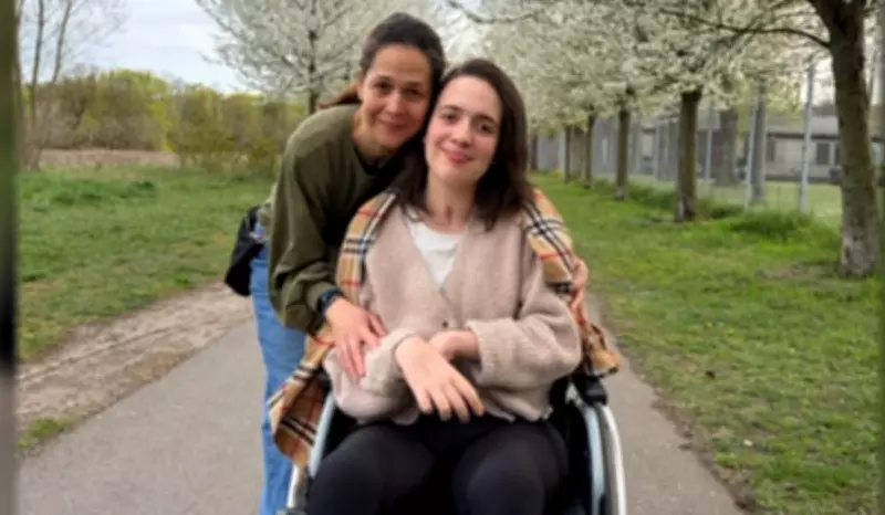 Dia das Mães: jovem que teve 1% de chance de sobreviver celebra recuperação ao lado da mãe