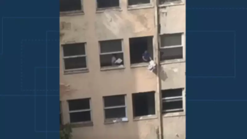 Documentos do antigo IML são descartados pela janela na Lapa