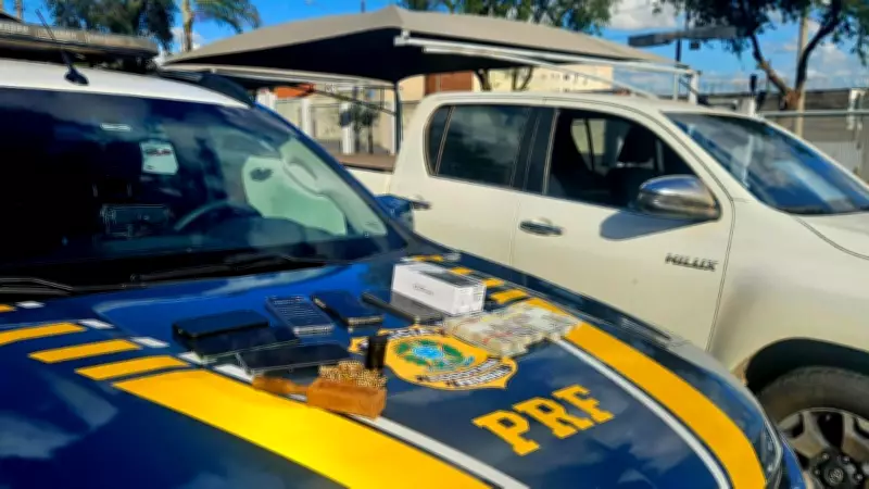 Dois presos com R$ 80 mil e ouro em forja na BR-050 em Araguari