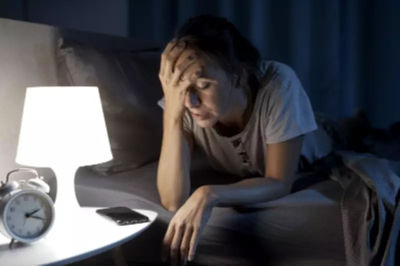 Dormir pouco ou demais acelera envelhecimento biológico, aponta estudo