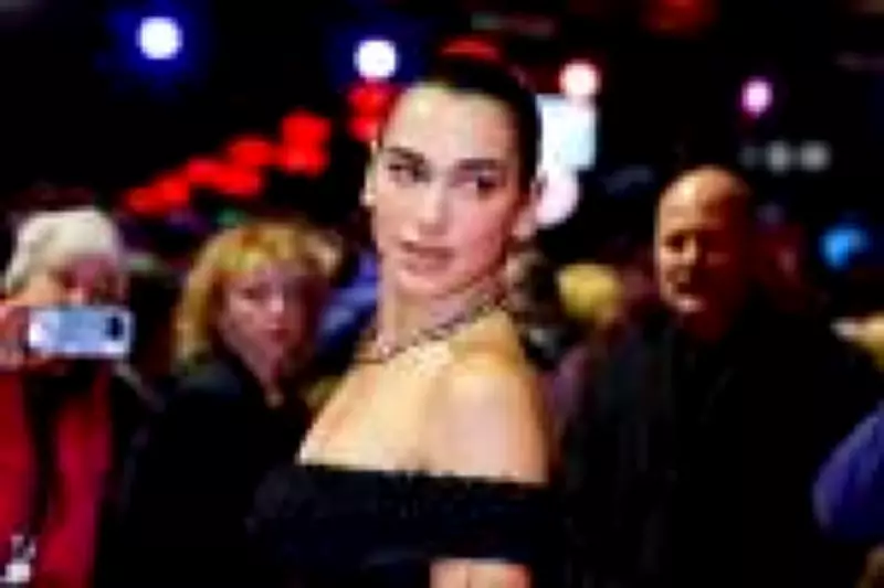 Dua Lipa processa Samsung e pede 15 milhões de dólares por uso indevido de imagem