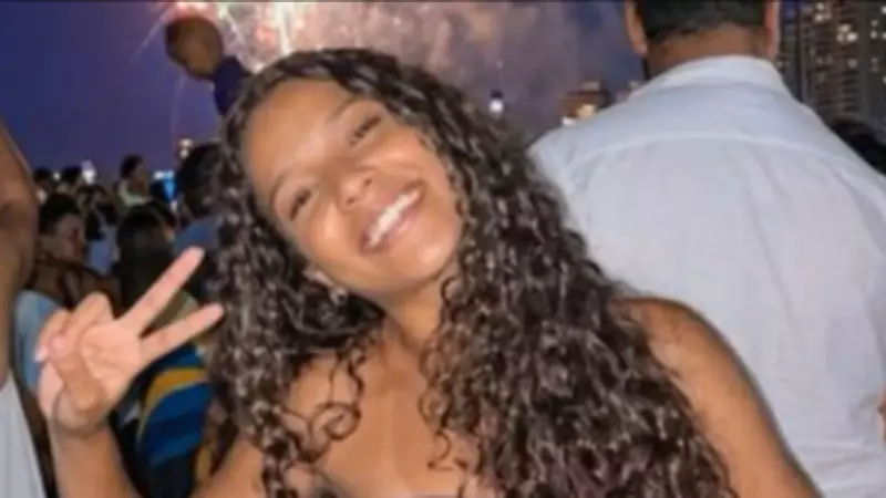 Enterro de Myrella, 12 anos, morta em São João de Meriti