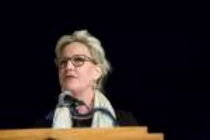 Erin Brockovich lança plataforma para rastrear data centers nos EUA