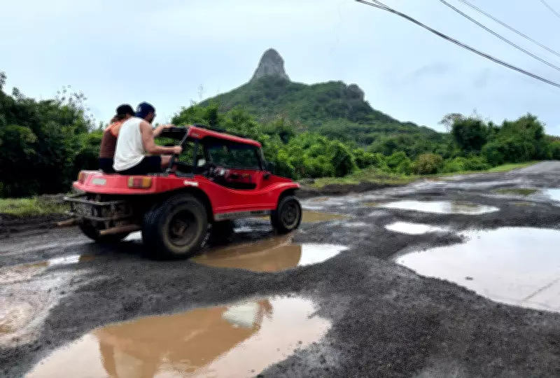 Erosão e lama dificultam circulação em Fernando de Noronha