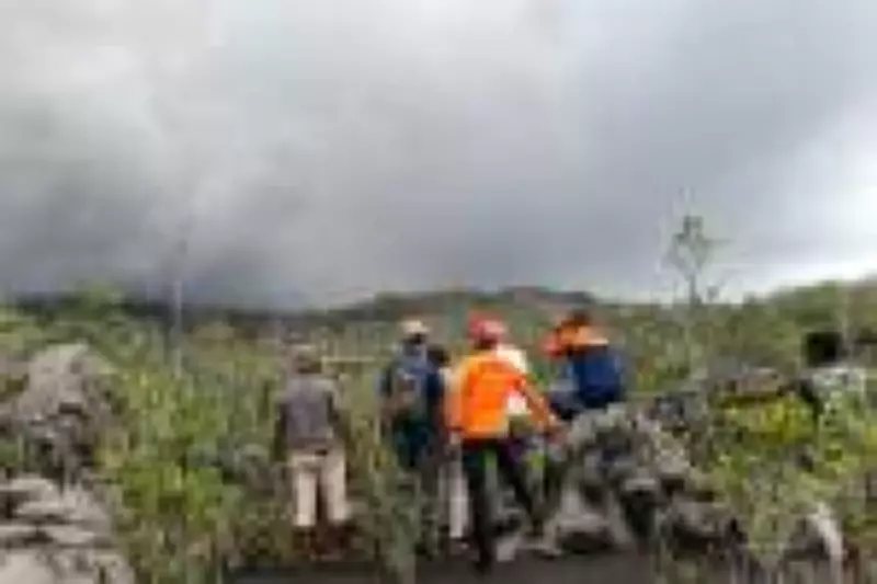 Erupção de vulcão na Indonésia mata três montanhistas em área proibida